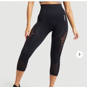 GYMSHARK CROPPED LEGGINGS
